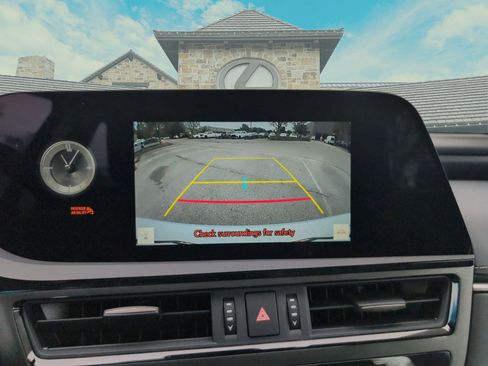 Used 2025 Lexus ES 300h w/ Premium Package image 22