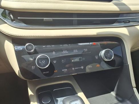 Used 2023 INFINITI QX60 Luxe w/ Cargo Package AWD/4WD image 18