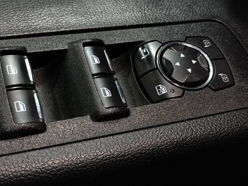 Used 2020 Ford F150 Lariat w/ Equipment Group 502A Luxury AWD/4WD image 18