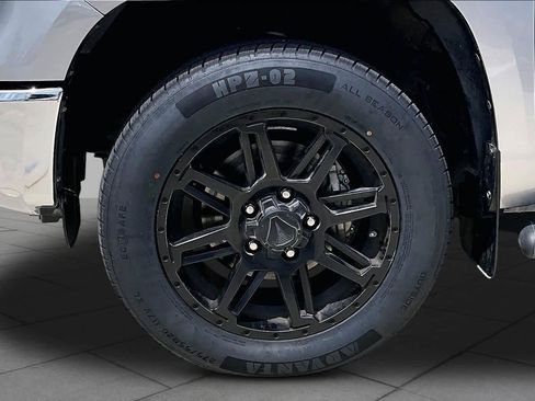 Used 2020 Toyota Tundra SR5 w/ SR5 Upgrade Package AWD/4WD image 11