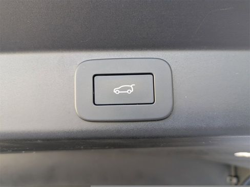 Used 2025 Land Rover Range Rover Sport Dynamic SE image 14