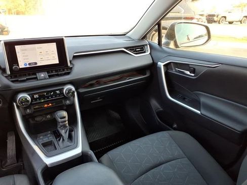 Used 2023 Toyota RAV4 XLE w/ Convenience Package image 11