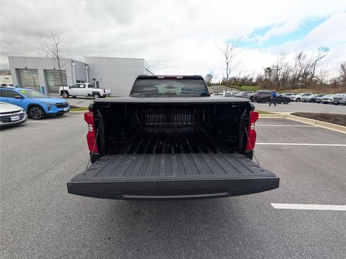 Used 2024 Chevrolet Silverado 1500 LT image 12