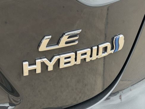 Used 2024 Toyota Corolla LE FWD image 11