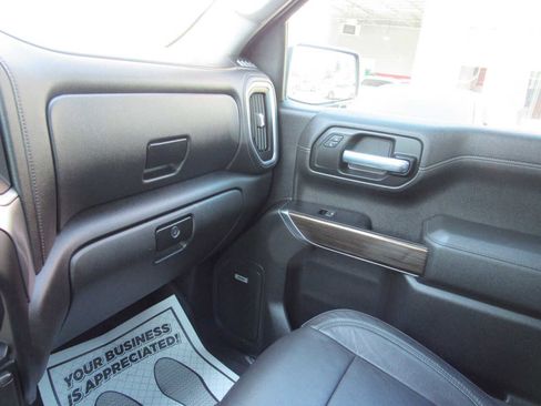 Used 2019 Chevrolet Silverado 1500 LT Trail Boss image 17