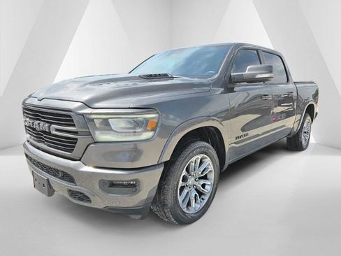 Used 2019 RAM 1500 Laramie AWD/4WD image 3