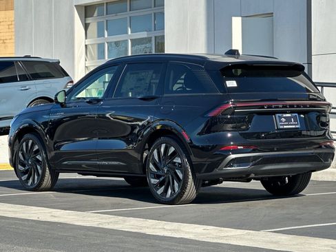 New 2026 Lincoln Nautilus Reserve w/ Jet Appearance Package image 5
