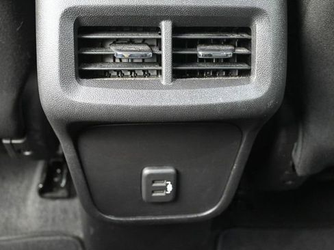 Used 2024 Chevrolet Equinox LT image 27