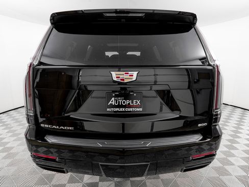 Used 2026 Cadillac Escalade ESV Sport w/ Touring Package image 7