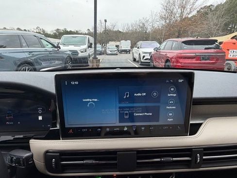 New 2026 Lincoln Corsair Premiere image 17