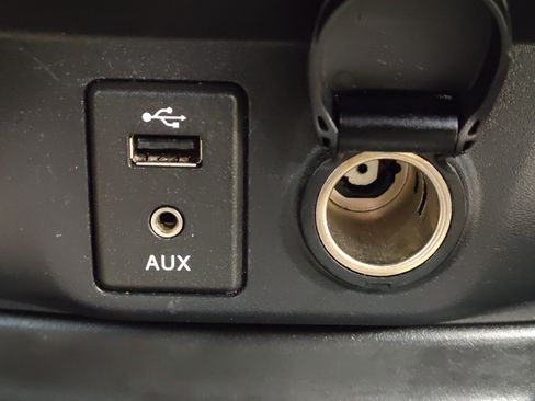 Used 2016 Nissan Rogue SV FWD image 19