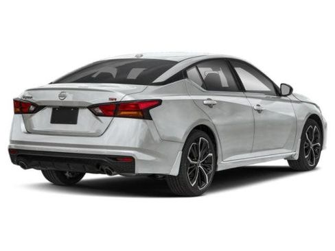 Used 2025 Nissan Altima 2.5 SR FWD image 2