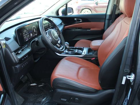 Used 2024 Kia Carnival SX FWD image 15