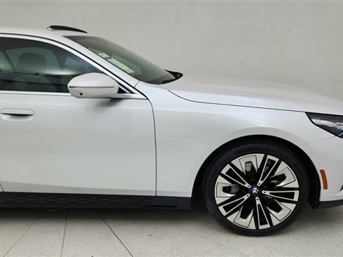Used 2026 BMW 540i xDrive image 7