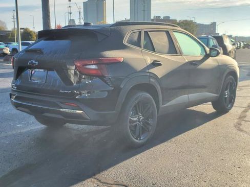 New 2026 Chevrolet Trax ACTIV w/ Sunroof Package image 2