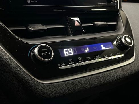 Used 2022 Toyota Corolla LE image 9