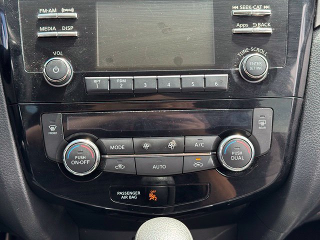 Used 2015 Nissan Rogue SV AWD/4WD image 12