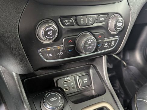 Used 2017 Jeep Cherokee High Altitude image 22