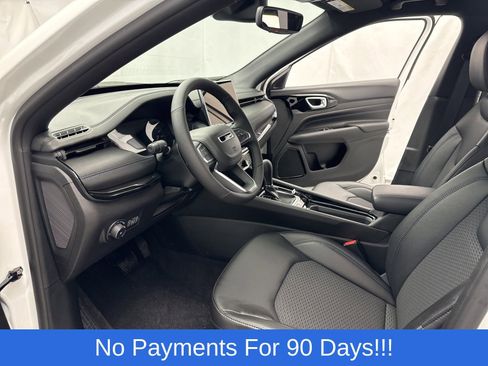 New 2026 Jeep Compass Latitude image 10