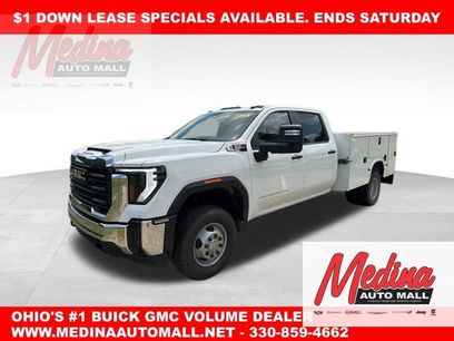 New 2025 GMC Sierra 3500 Pro w/ Convenience Package