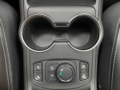 Used 2022 GMC Terrain SLT w/ LPO, Roadside Safety Package image 27