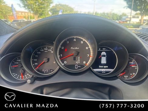 Used 2018 Porsche Cayenne Turbo AWD/4WD image 10