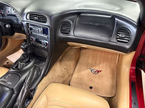 Used 2004 Chevrolet Corvette Convertible w/ Preferred Equipment Group image 61