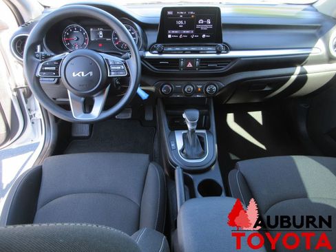 Used 2022 Kia Forte LXS w/ LXS Technology Package image 7