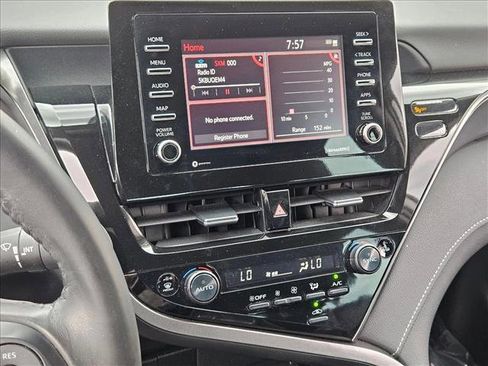Used 2024 Toyota Camry SE image 14