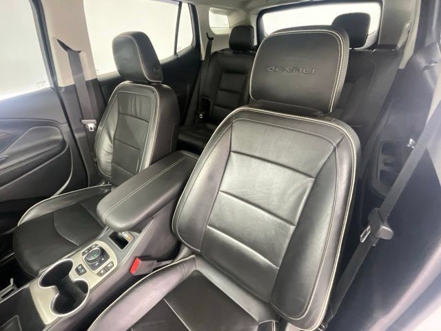 Used 2020 GMC Terrain Denali w/ Denali Premium Package FWD image 6