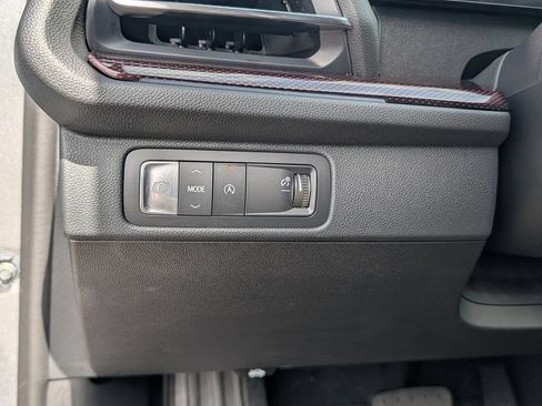 New 2026 Chevrolet Traverse RS w/ LPO, Floor Liner Package FWD image 21