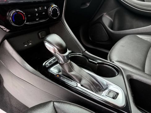 Used 2024 Buick Encore GX Sport Touring AWD/4WD image 19