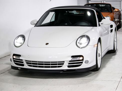 Used 2011 Porsche 911 Turbo image 43