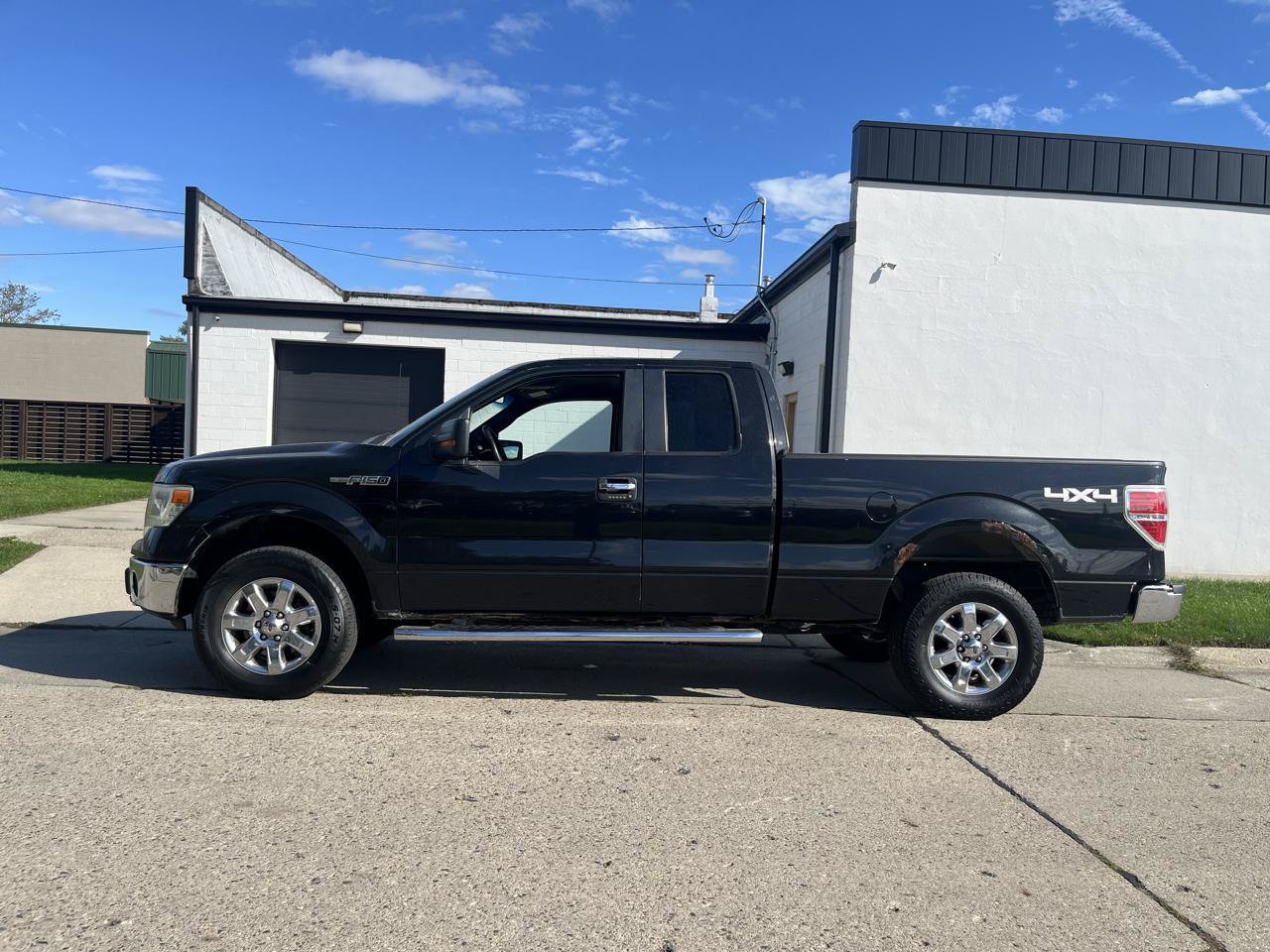 Used 2010 Ford F150 XLT AWD/4WD image 4