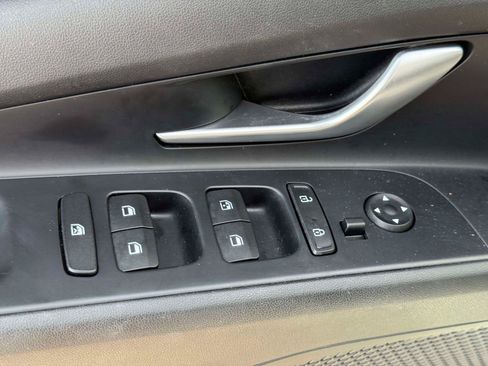 Used 2021 Hyundai Elantra SEL FWD image 17