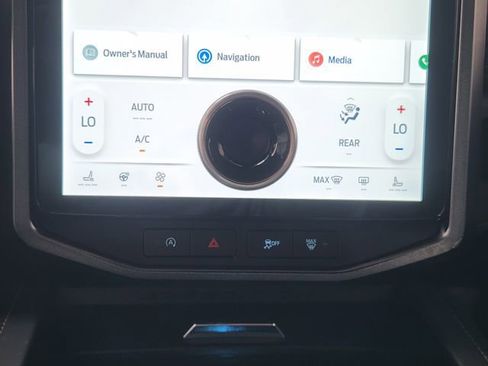 Used 2024 Ford Expedition Max Platinum image 17