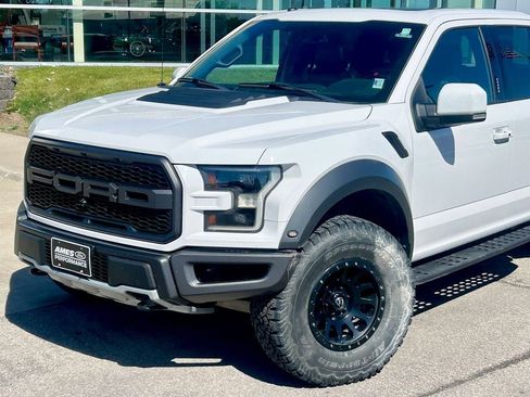 Used 2018 Ford F150 Raptor w/ Equipment Group 802A Luxury AWD/4WD image 2
