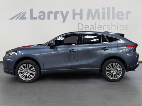 Used 2021 Toyota Venza Limited w/ Advanced Technology Package AWD/4WD image 2