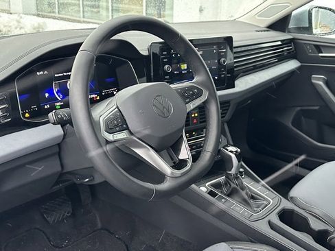 Certified 2025 Volkswagen Jetta SE image 27