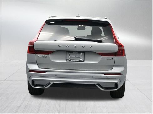 New 2026 Volvo XC60 B5 Plus w/ Protection Package Premier AWD/4WD image 4