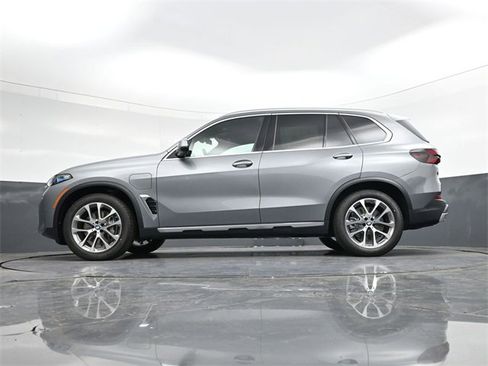 New 2026 BMW X5 xDrive50e w/ Climate Comfort Package image 30