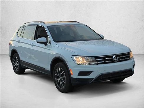 Used 2019 Volkswagen Tiguan SE image 3