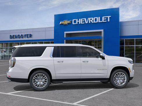 New 2025 Chevrolet Suburban Premier w/ Sun And Tow Package AWD/4WD image 29