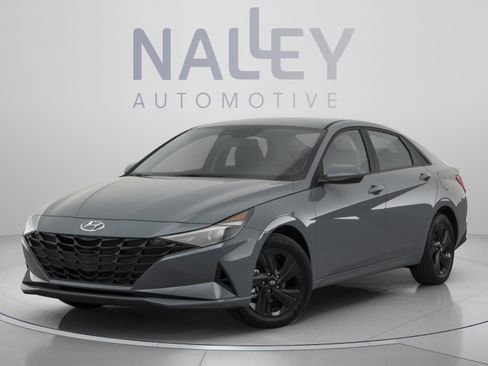Used 2023 Hyundai Elantra SEL w/ Convenience Package FWD image 9