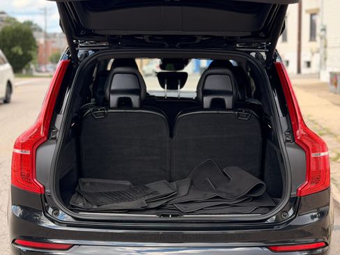 Used 2022 Volvo XC90 T5 Momentum w/ Climate Package AWD/4WD image 7