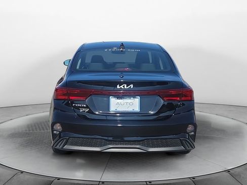 Used 2023 Kia Forte LXS FWD image 4