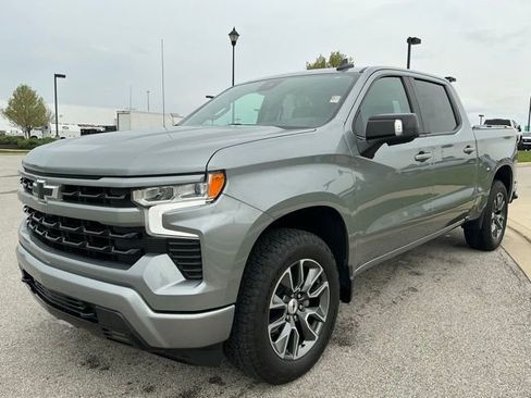 Used 2023 Chevrolet Silverado 1500 RST AWD/4WD image 3