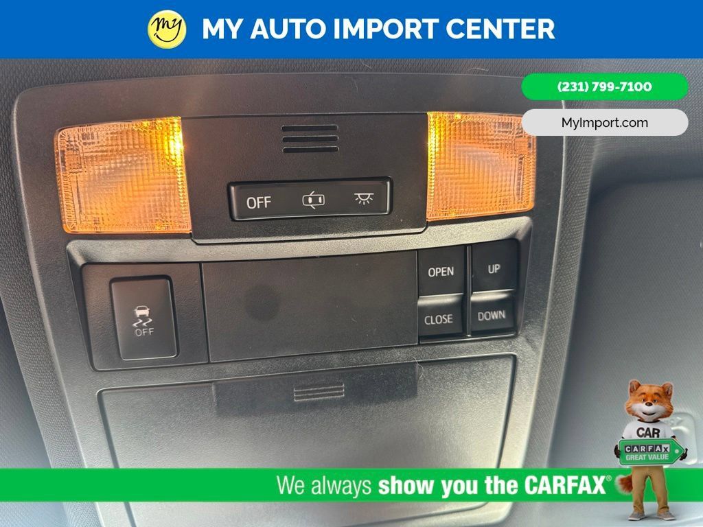 Used 2018 Toyota Tacoma TRD Sport AWD/4WD image 23