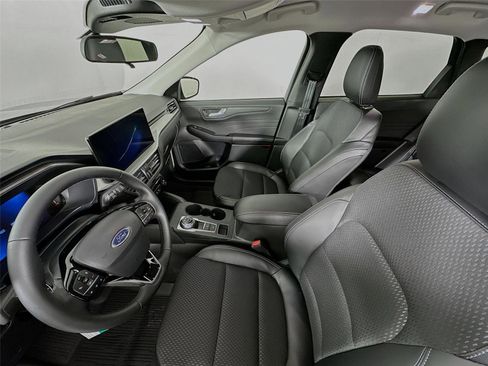 New 2026 Ford Escape SE FWD image 11