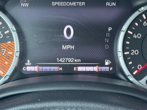 Used 2020 Jeep Renegade Trailhawk w/ Cold Weather Group AWD/4WD image 26